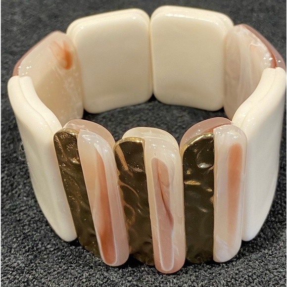 Sea shell gold tone bracelet faux pearl gold tone starfish earrings bundle - Picture 4 of 6